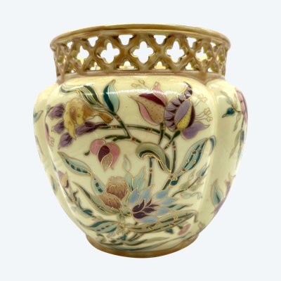 Openwork Zsolnay porcelain planter – Signed Schlittné – Hungary, circa 1950