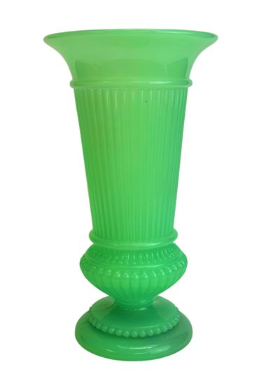 Baccarat -Uraline opaline vase 