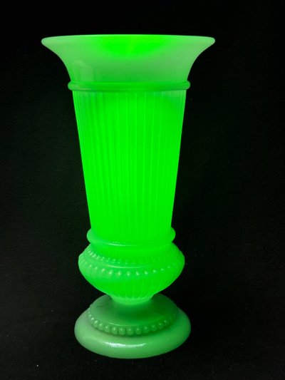 Baccarat -Uraline opaline vase 