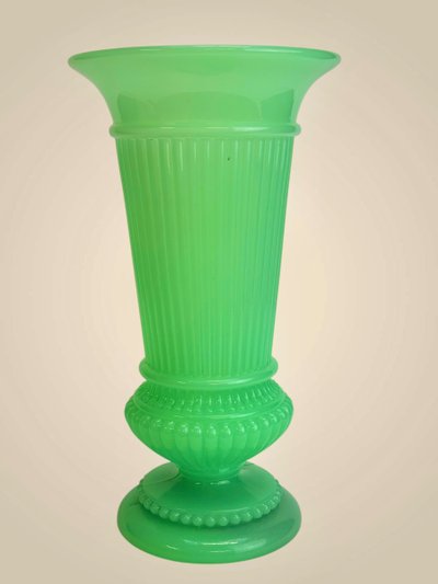 Baccarat -Uraline opaline vase 