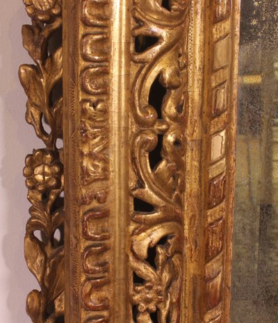 18th Century Italian Mirror In Gilded Wood