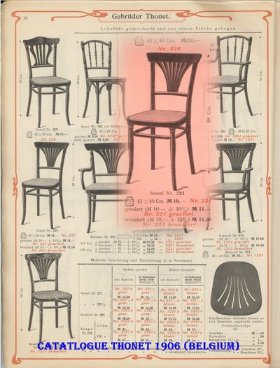 2 sedie Thonet n. 221 con intarsi in bronzo, circa 1910