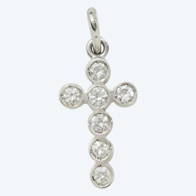 Ciondolo a croce in oro bianco e diamanti da 0,35 ct