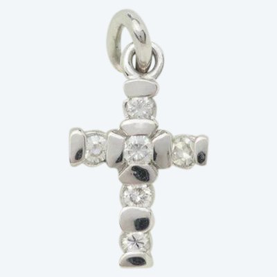 Ciondolo a croce in oro bianco e diamanti da 0,17 ct