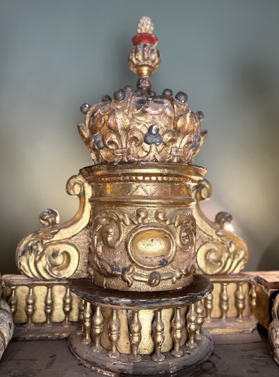 Coppia di angeli e galleria dell'altare - XVII secolo
