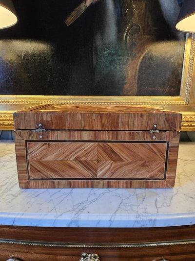 Large Travel Box in Marquetry and Indian Fabric – Louis XVI period, circa 1780.