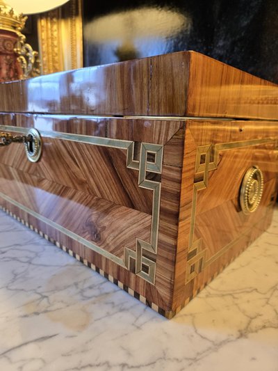 Large Travel Box in Marquetry and Indian Fabric – Louis XVI period, circa 1780.