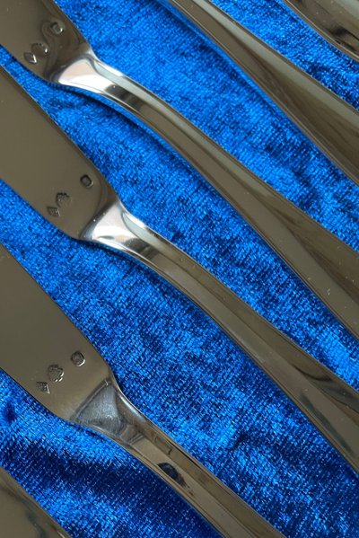 8 art deco fish cutlery sets.