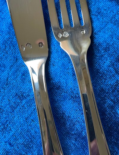 8 art deco fish cutlery sets.