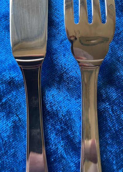 8 art deco fish cutlery sets.