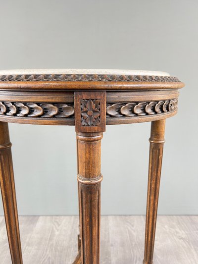 Tavolino con piedistallo in stile Luigi XVI – Legno intagliato e marmo – Inizio del XX secolo