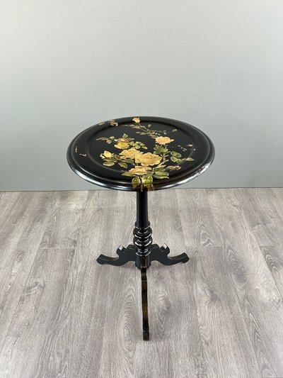 Victorian style tilting top pedestal table – 19th century
