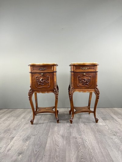 Paire de chevets Louis XV, marbre jaune, XIXe siècle
