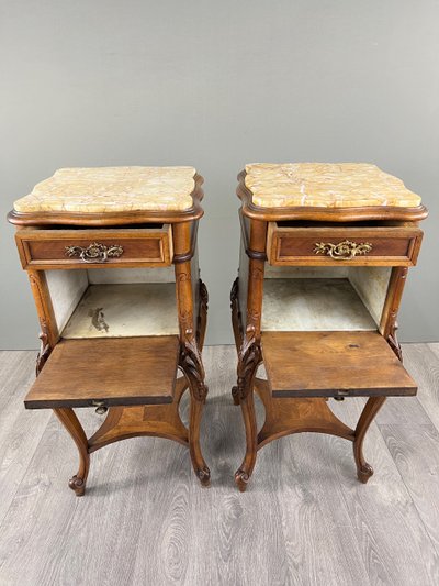 Paire de chevets Louis XV, marbre jaune, XIXe siècle