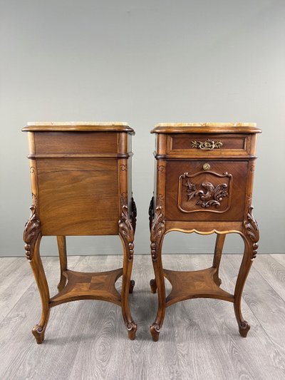 Paire de chevets Louis XV, marbre jaune, XIXe siècle