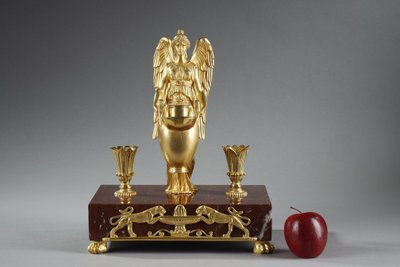 Calamaio in bronzo dorato e marmo rosso griotte, periodo Impero, inizi del XIX secolo