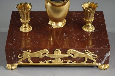 Calamaio in bronzo dorato e marmo rosso griotte, periodo Impero, inizi del XIX secolo