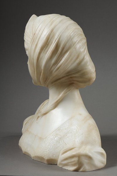 Busto di giovane donna in alabastro, firmato sul retro "A Genna" - Amadéo Gennarelli (1881-1943)