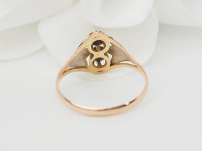 Jugendstilring in zweifarbigem Gold 