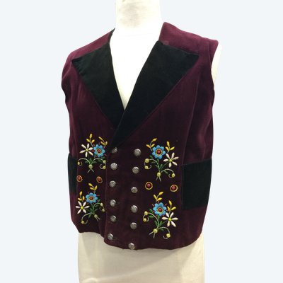 Embroidered vest from Morbihan