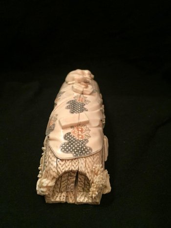 Okimono Japonais En Corne D’époque Fin XIXe Siècle.