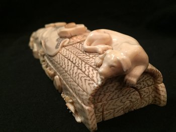 Okimono Japonais En Corne D’époque Fin XIXe Siècle.