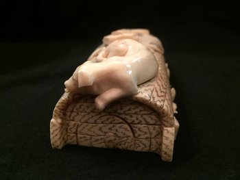 Okimono Japonais En Corne D’époque Fin XIXe Siècle.