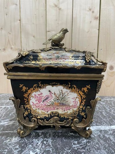 Polychrome and golden porcelain box with Napoleon III bronze mount frame