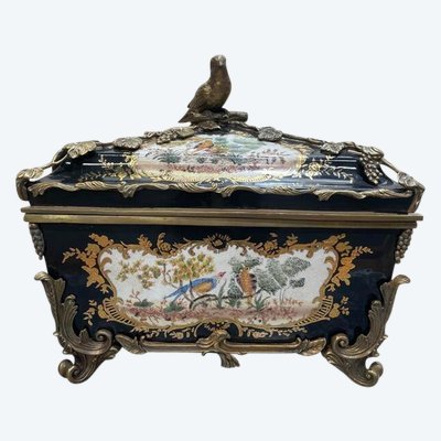 Polychrome and golden porcelain box with Napoleon III bronze mount frame