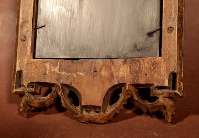 Papal interest: a beautiful mirror decorated with the papal coat of arms and two keys, last quarter of the 18th century