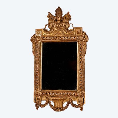 Papal interest: a beautiful mirror decorated with the papal coat of arms and two keys, last quarter of the 18th century