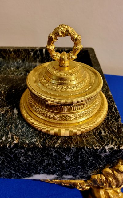 Double Inkwell with Imperial Eagle in gilded bronze and Green Marble, Empire style, 19th century