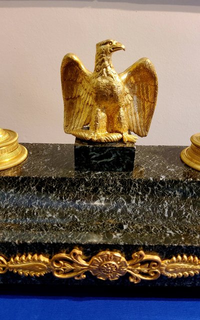 Double Inkwell with Imperial Eagle in gilded bronze and Green Marble, Empire style, 19th century