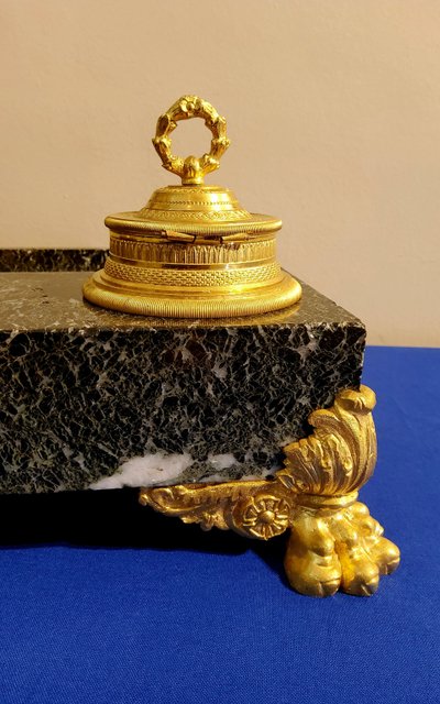 Double Inkwell with Imperial Eagle in gilded bronze and Green Marble, Empire style, 19th century