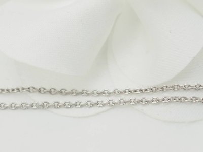 Collana con solitario in oro bianco e diamanti da 0,70 ct