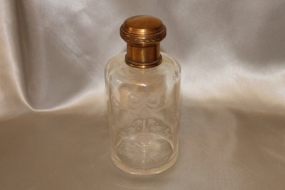 Louis XVI style engraved glass toiletry set, late 19th century