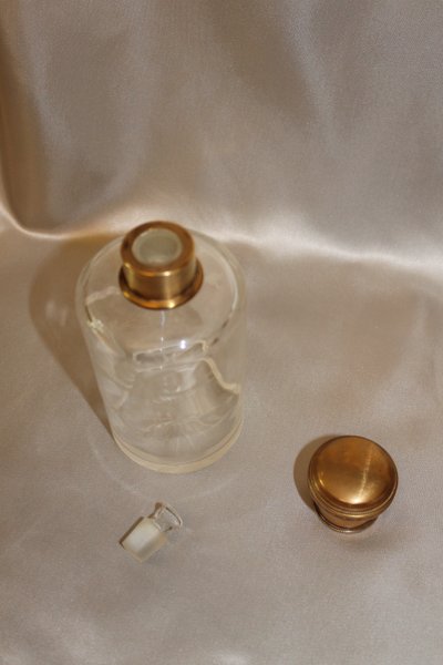 Louis XVI style engraved glass toiletry set, late 19th century
