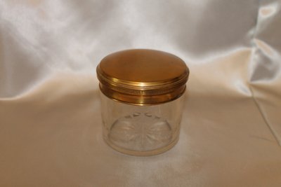 Louis XVI style engraved glass toiletry set, late 19th century