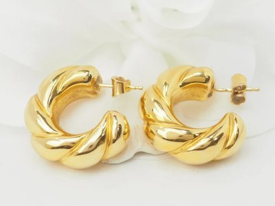 Boucles d'oreilles créoles torsadées en or jaune