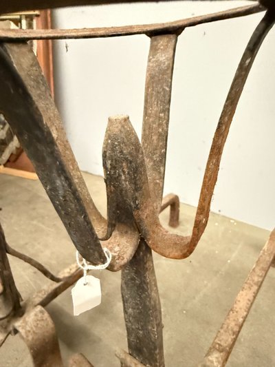 Ancienne paire de chenets toscans en fer forgé, XVIIIe siècle, 57x30 cm
