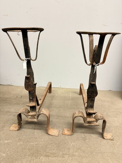 Ancienne paire de chenets toscans en fer forgé, XVIIIe siècle, 57x30 cm