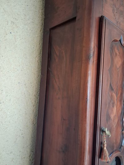 Standuhr aus dem 19. Jahrhundert 
