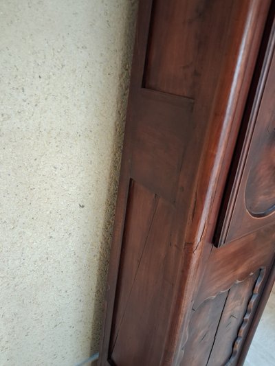 Standuhr aus dem 19. Jahrhundert 