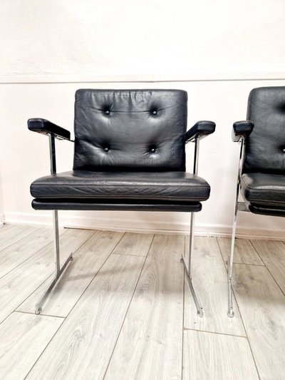 Paire de fauteuils Delphi de Robin Day Hille du milieu du siècle