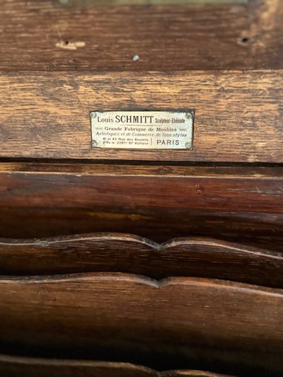 Écritoire datant du 19e siècle joliment sculpté 