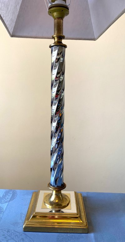 Pair of lamps. Twisted shaft. Chrome and gilded metal. In the style of R. Regarde.
