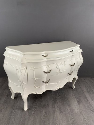 Ensemble de chambre de style Louis XV – Commode et deux chevets – XXe siècle