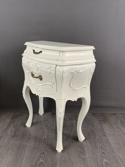 Ensemble de chambre de style Louis XV – Commode et deux chevets – XXe siècle