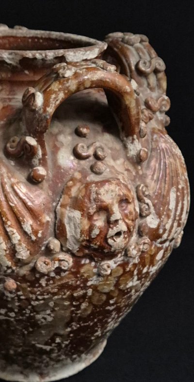 Vaso in terracotta decorato del XVIII secolo