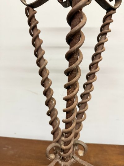 Porta vaso in ferro battuto Liberty, primi '900, 61x29 cm
